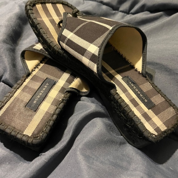 Burberry slides - Picture 3 of 3